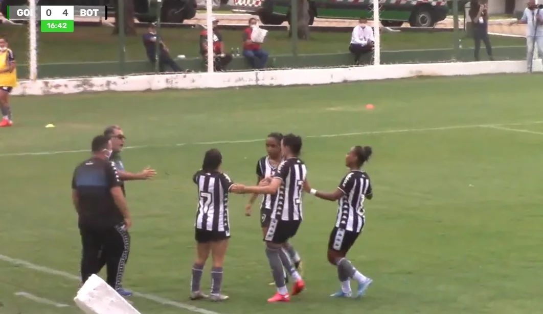 Botafogo goleia Goiás no Campeonato Brasileiro de Futebol Feminino