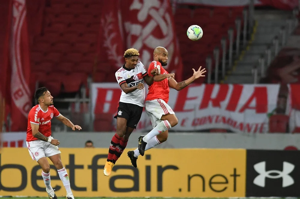 Brasileirão: Internacional e Flamengo termina empatado com gols aos 49 minutos