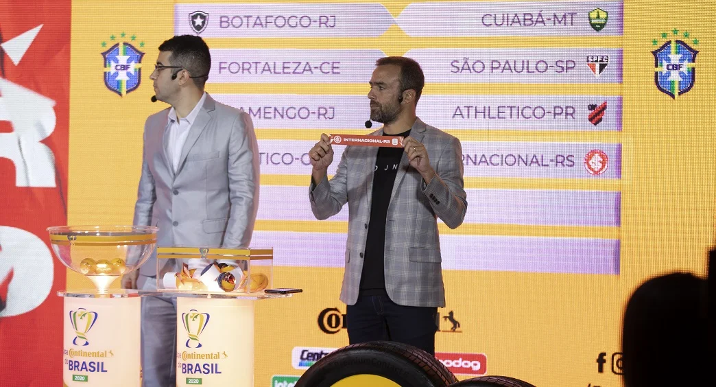 Atlético-GO se posiciona a respeito de sorteio na Copa do Brasil e polêmica envolvendo Roger Flores