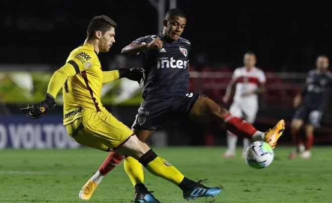 Atlético-GO é goleado pelo São Paulo no Morumbi