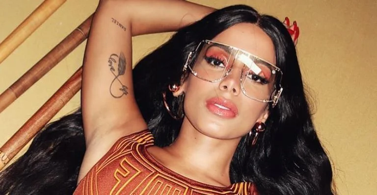 Anitta viraliza nas redes sociais ao defender o SUS de possível privatização