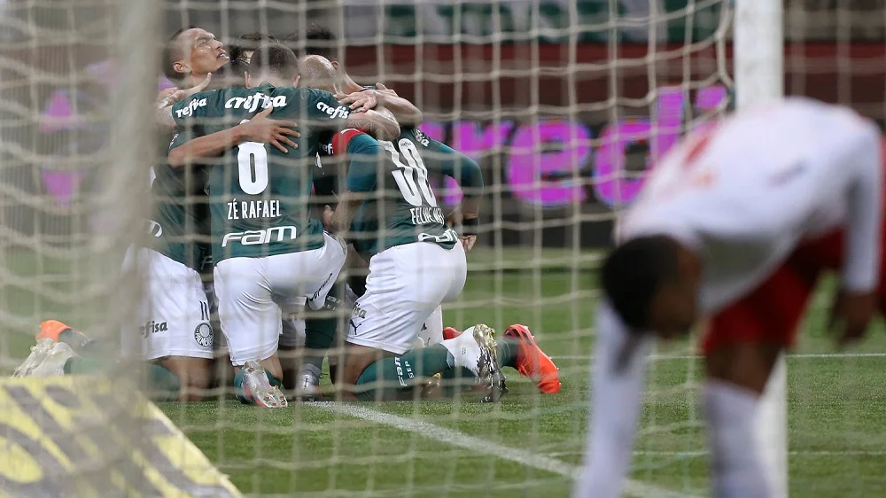 Palmeiras vence mais uma vez o Red Bull Bragantino e avança na Copa do Brasil