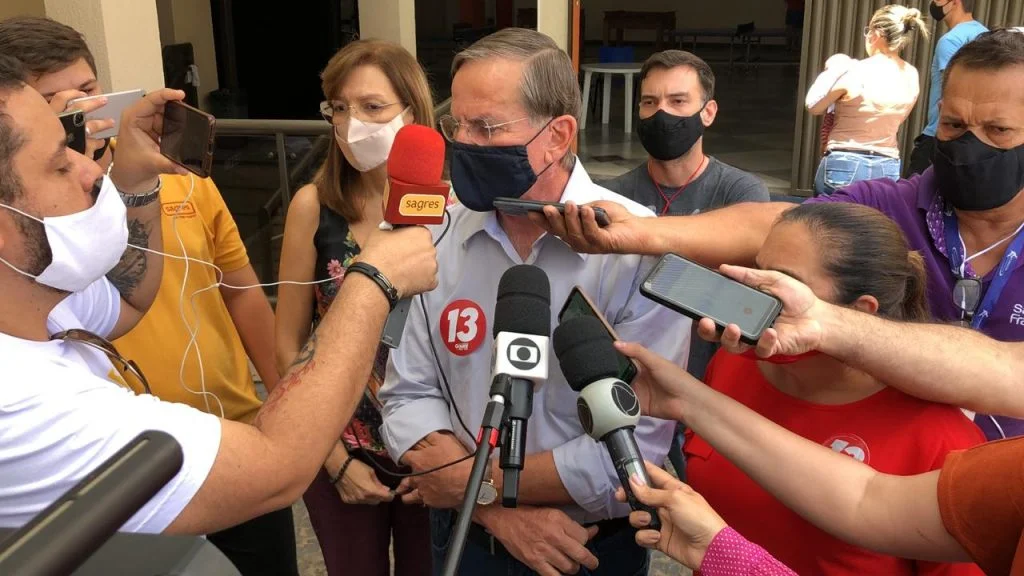 Gomide critica Naves ao votar em Anápolis: “correu do debate”