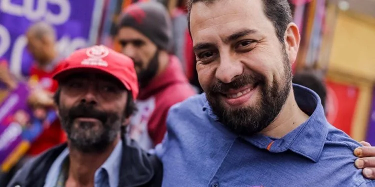 Candidato à prefeitura de São Paulo, Boulos testa positivo para covid-19