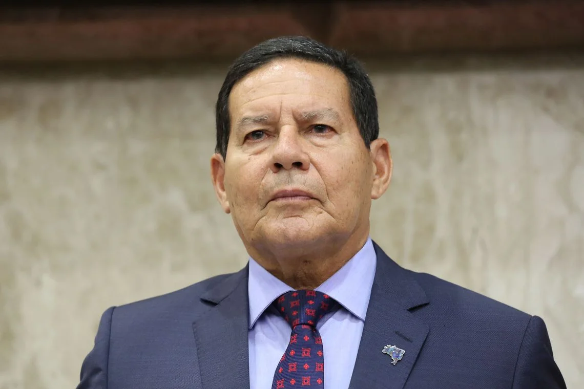 Mourão responde a Barroso: Forças não são crianças para serem orientadas