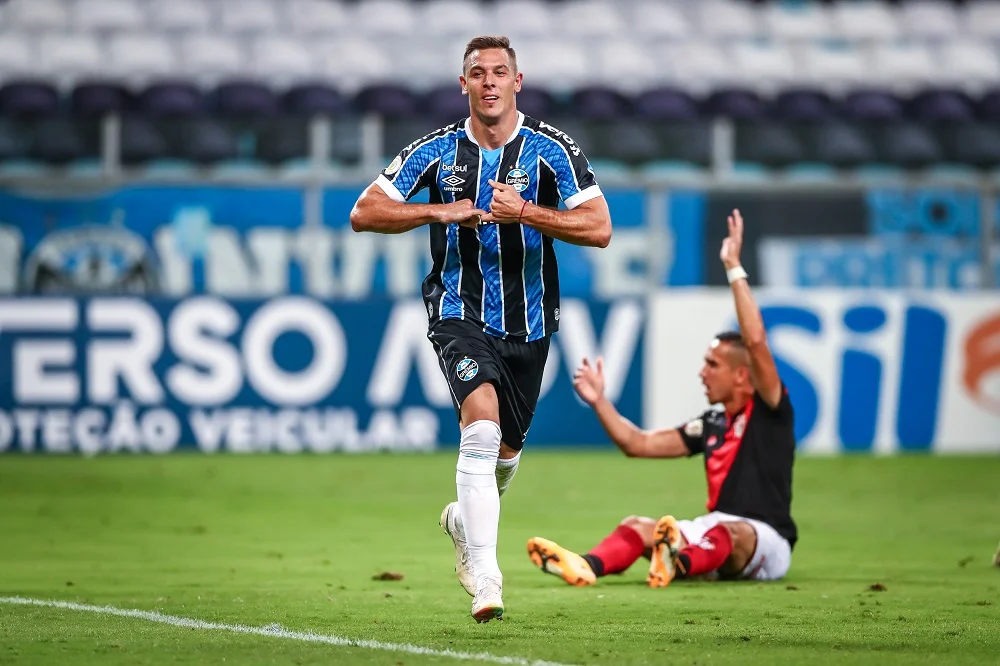 Grêmio vence Atlético-GO e aumente sequência de invencibilidade