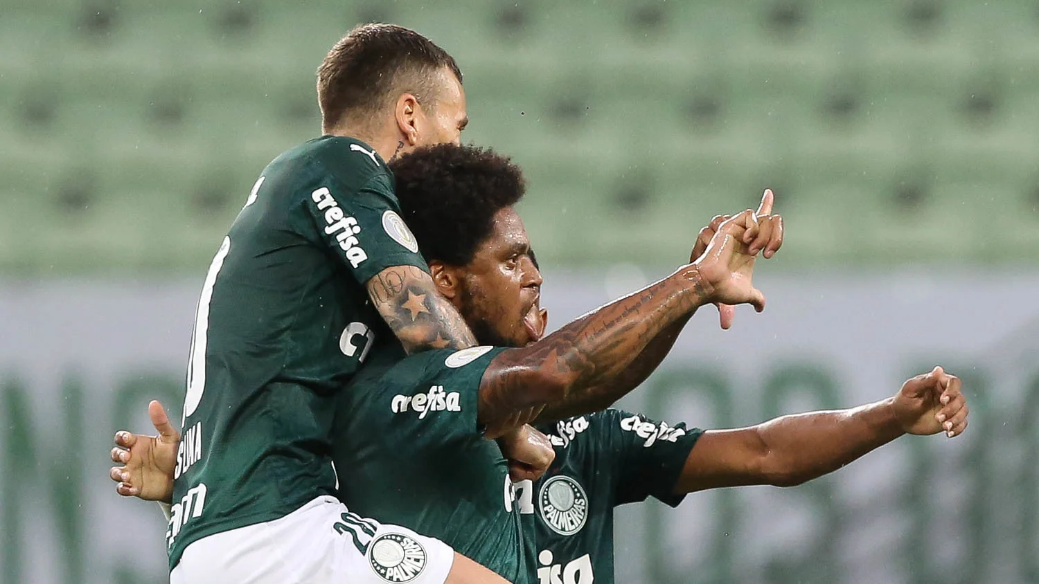 Com gol de Luiz Adriano, Palmeiras vence Bragantino no Allianz Parque