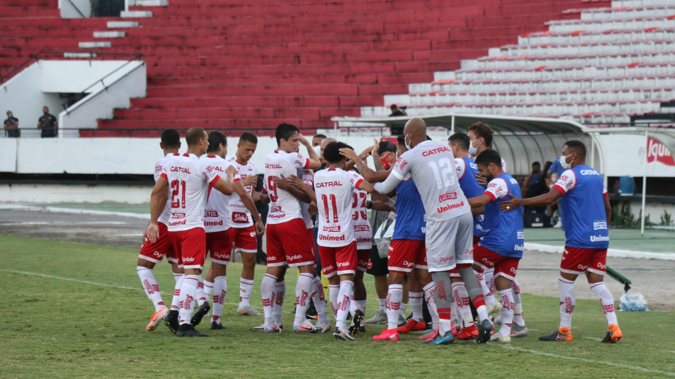 Na estreia de Márcio Fernandes, Vila Nova vence Santa Cruz e se recupera no Brasileiro Série C