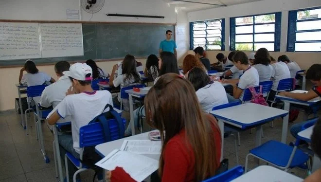 Detran e Educação de Goiás estudam inclusão de disciplina voltada ao trânsito em escolas estaduais