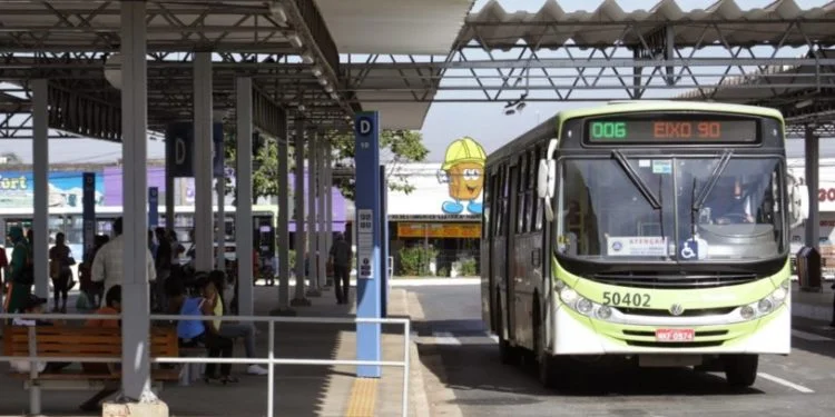 Homem é preso após ser flagrado vendendo clandestinamente cartões de gratuidade do transporte coletivo