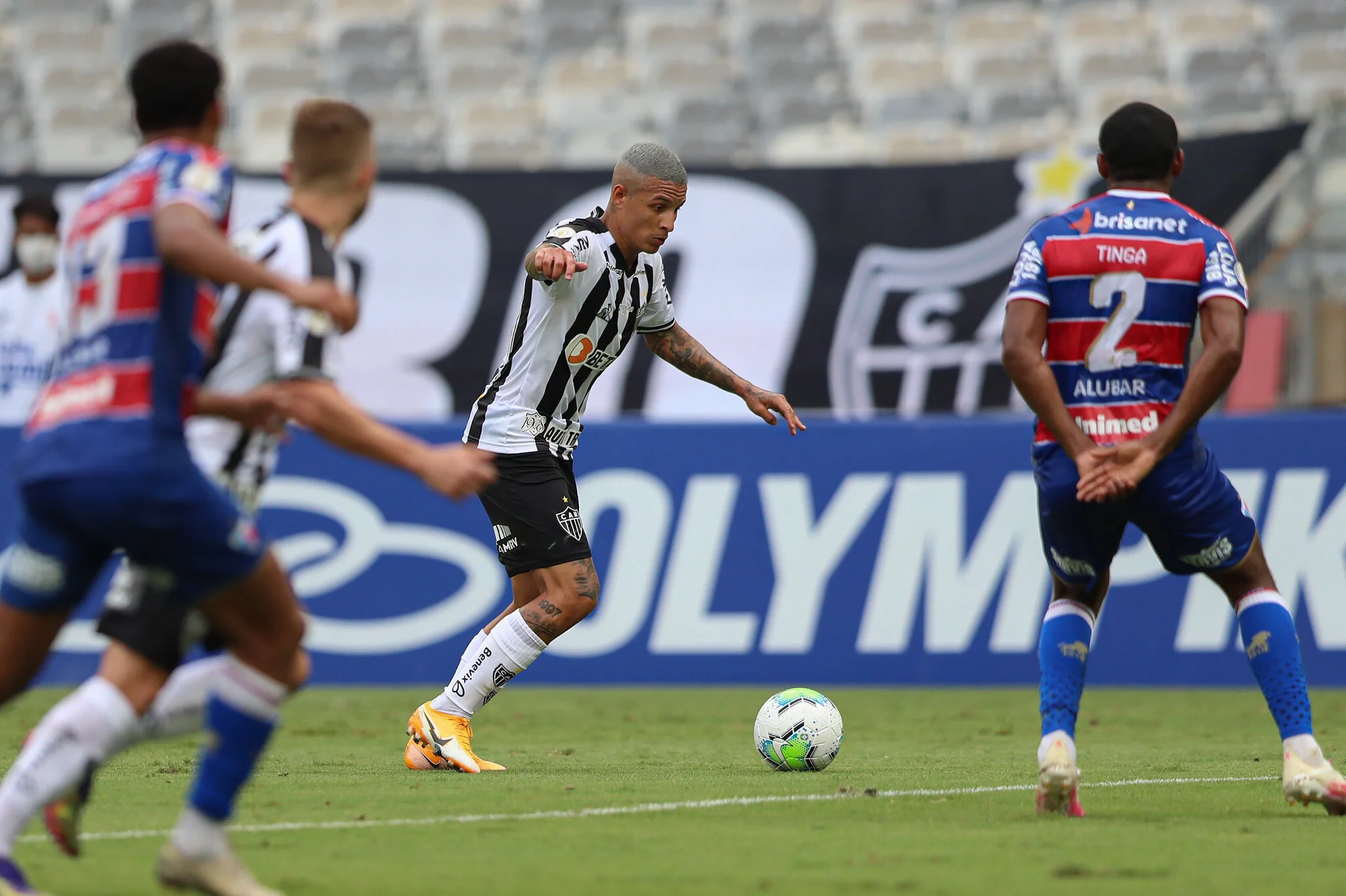 Atlético Mineiro vence Fortaleza e pula para vice-liderança no Brasileirão