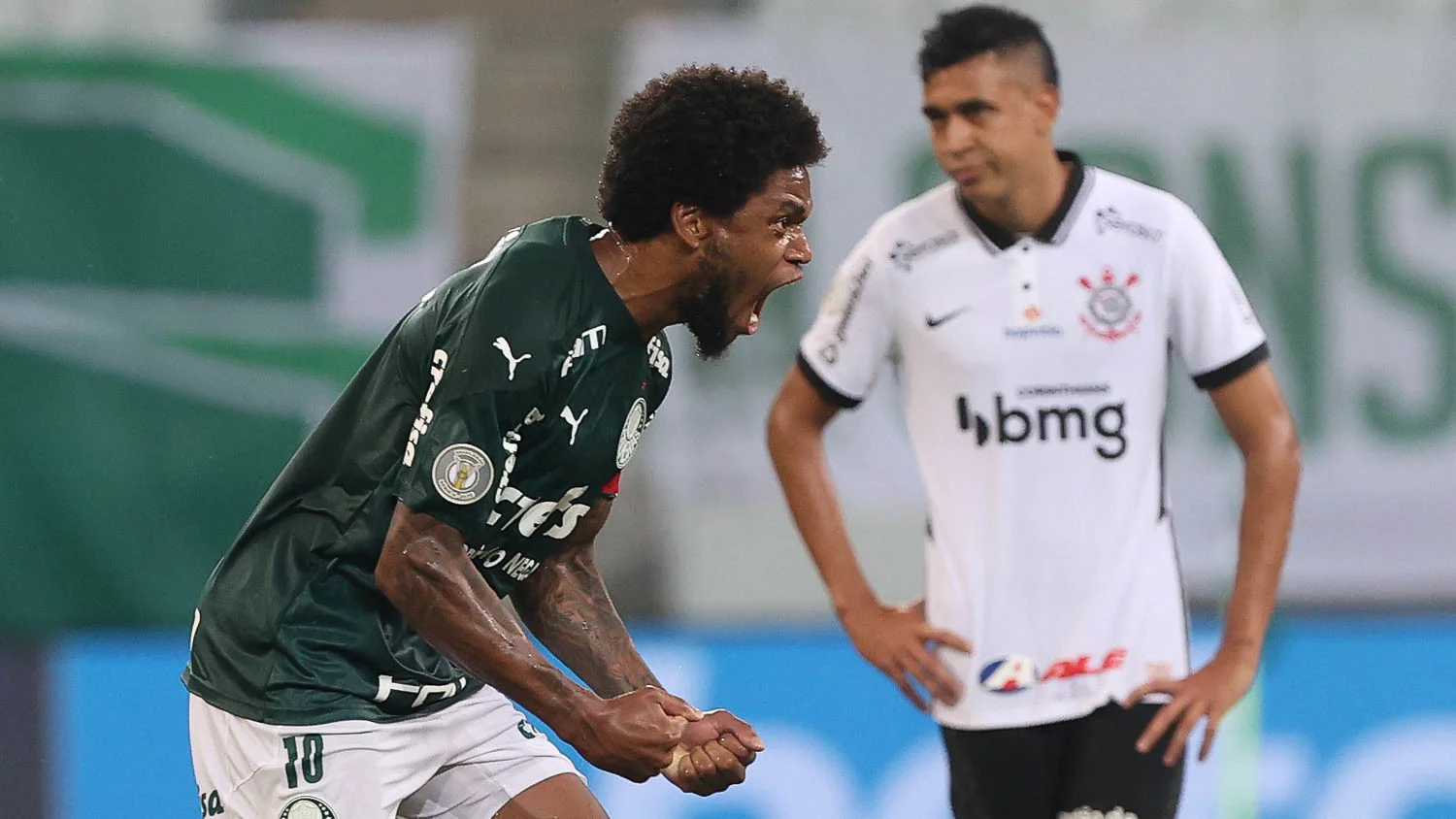 Palmeiras atropela Corinthians em clássico pelo Campeonato Brasileiro