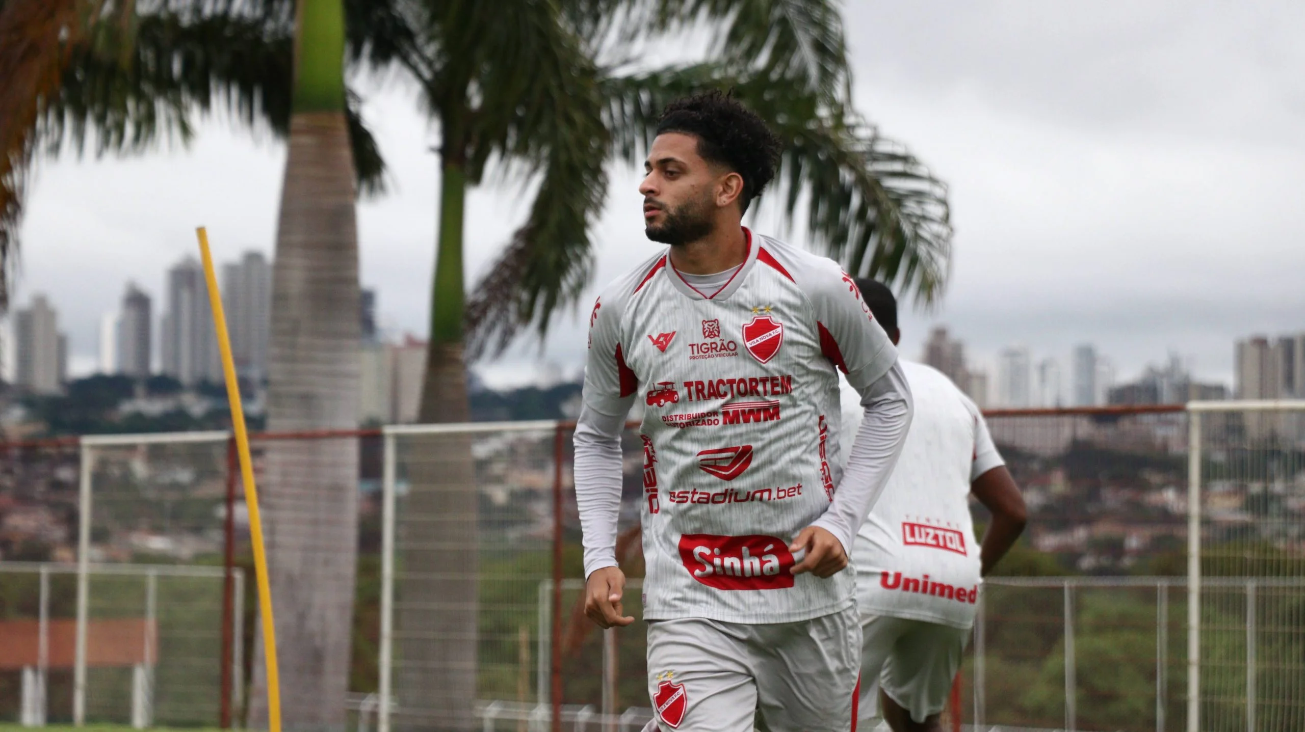 Vila Nova libera atacante titular para clube da Ucrânia