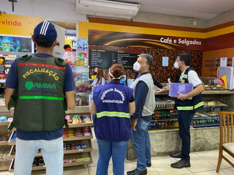 Estabelecimento desobedece horário de fechamento e é multado em R$ 5 mil, em Goiânia