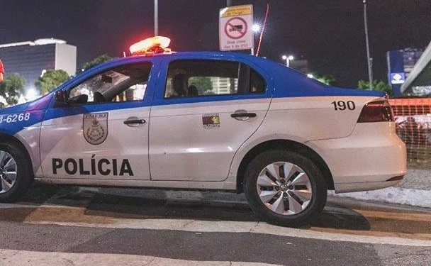 Polícia do Rio de Janeiro investiga morte de menina atingida por tiro durante fogos no Réveillon