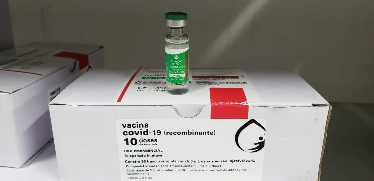 Goiânia recebe 22 mil doses da vacina de Oxford e começa a imunização na terça-feira (26)