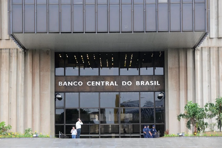 Câmara dá aval para projeto que concede autonomia ao Banco Central