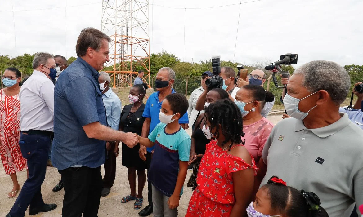 Novo auxílio emergencial pode começar em março e durar mais quatro meses, afirma Bolsonaro