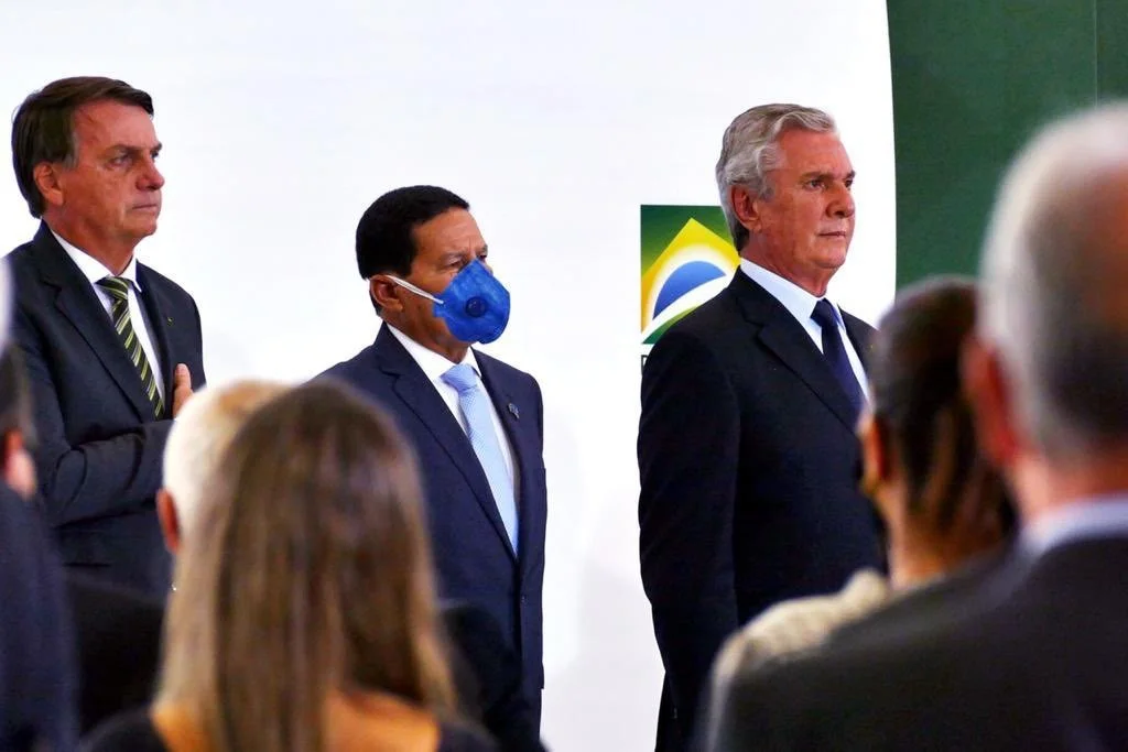 Em meio à alta no combustível, Bolsonaro recebe sugestões de Fernando Collor