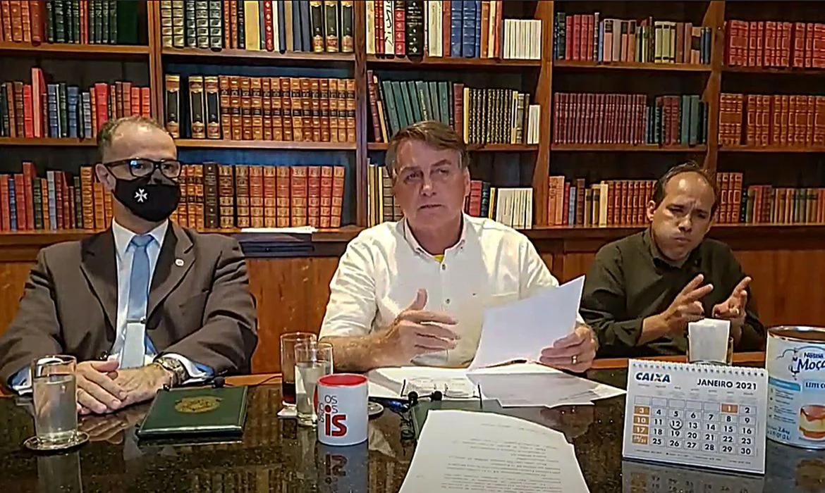 Bolsonaro quer discutir preço de combustíveis em reunião