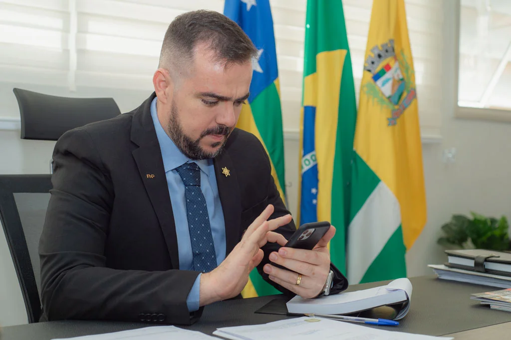 Mendanha deve se reunir com Bolsonaro para definir filiação ao PL