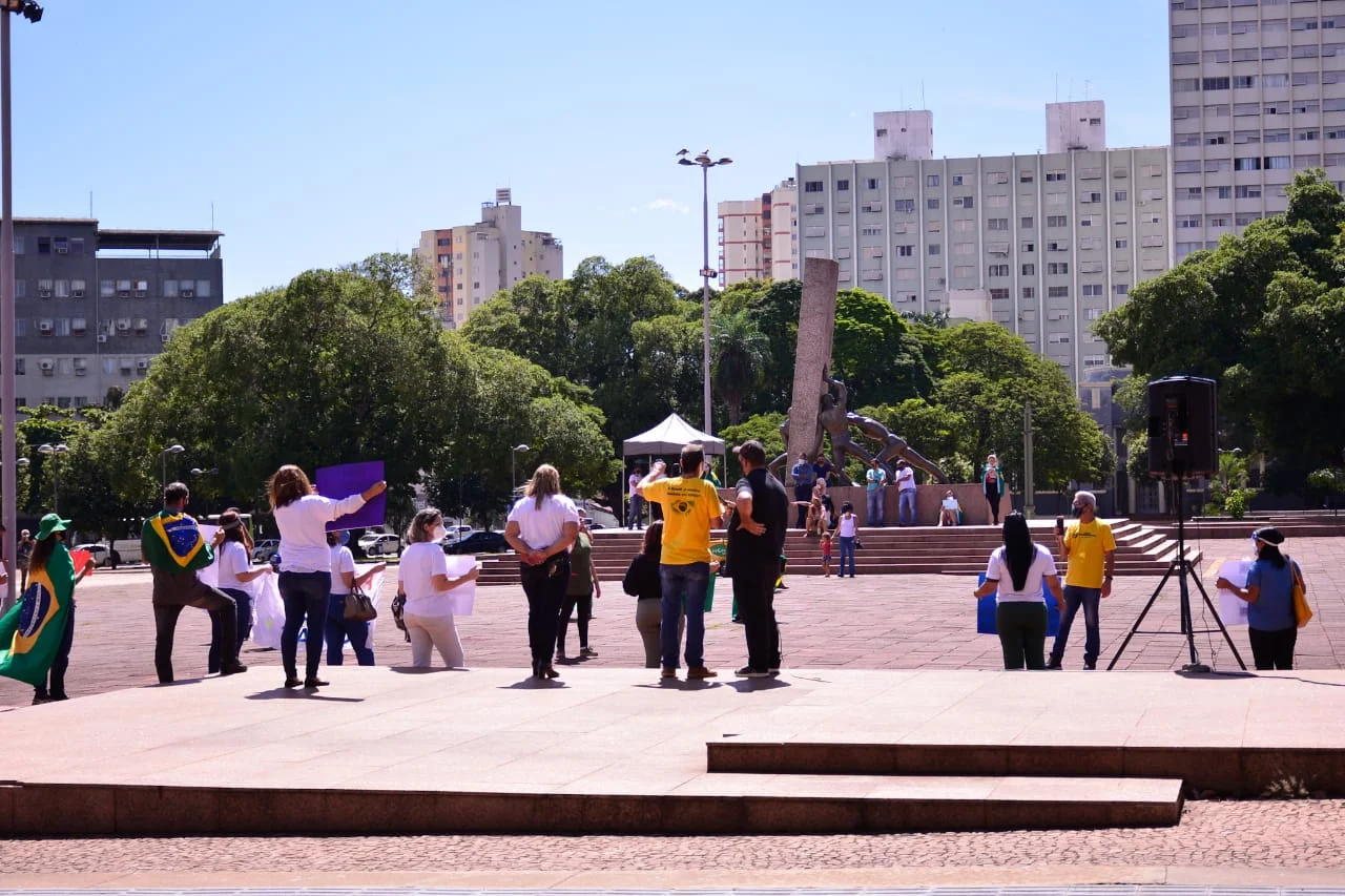 Manifestação bolsonarista contra medidas restritivas reúne poucas pessoas: “brasileiros são todos desunidos”