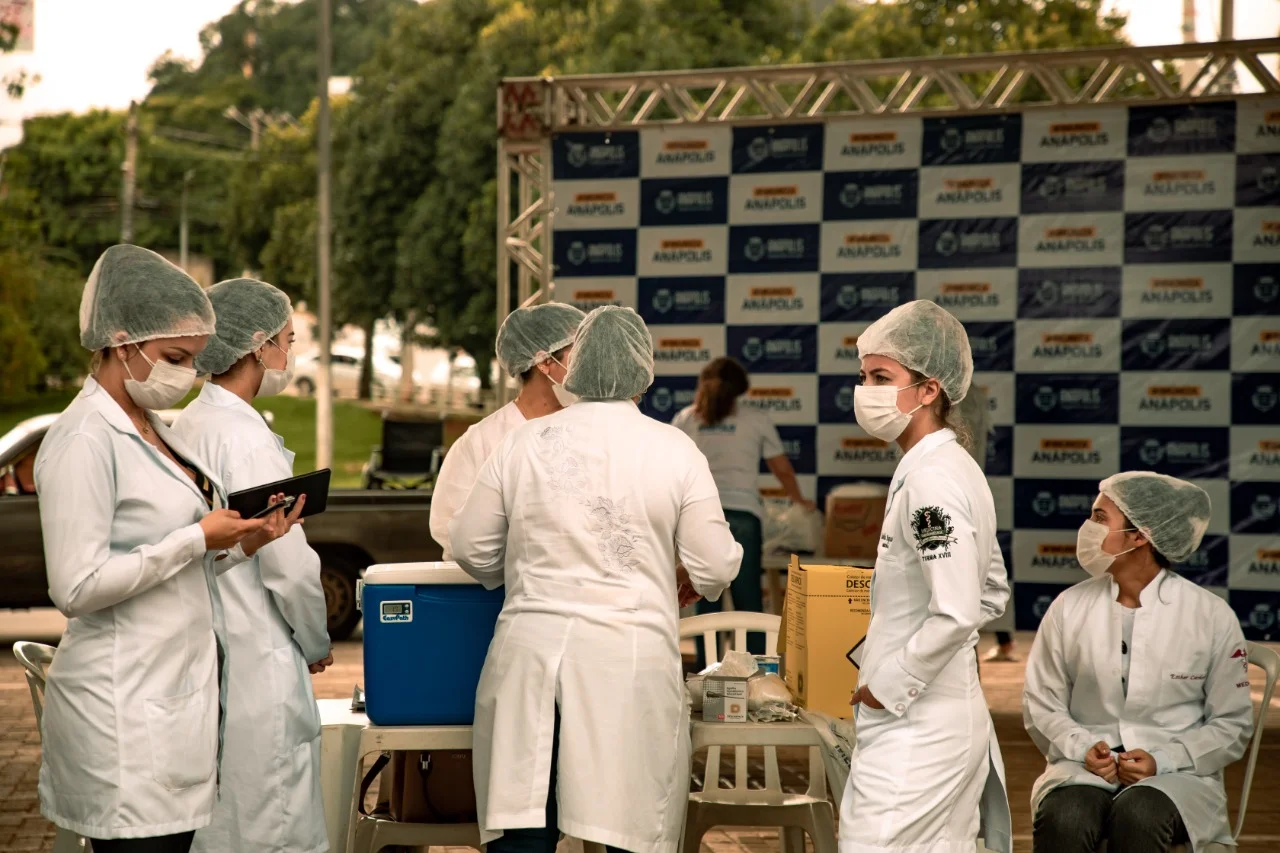 Anápolis retoma aplicação da primeira dose contra a covid-19 neste sábado (26)