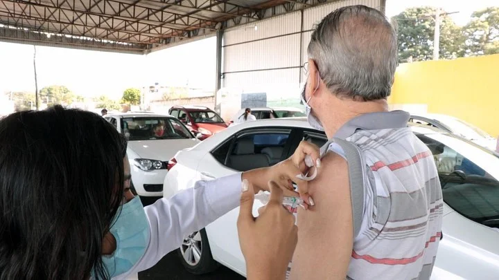 Rio Verde abre vacinação contra a covid-19 para pessoas de 34 anos nesta quinta-feira (22)