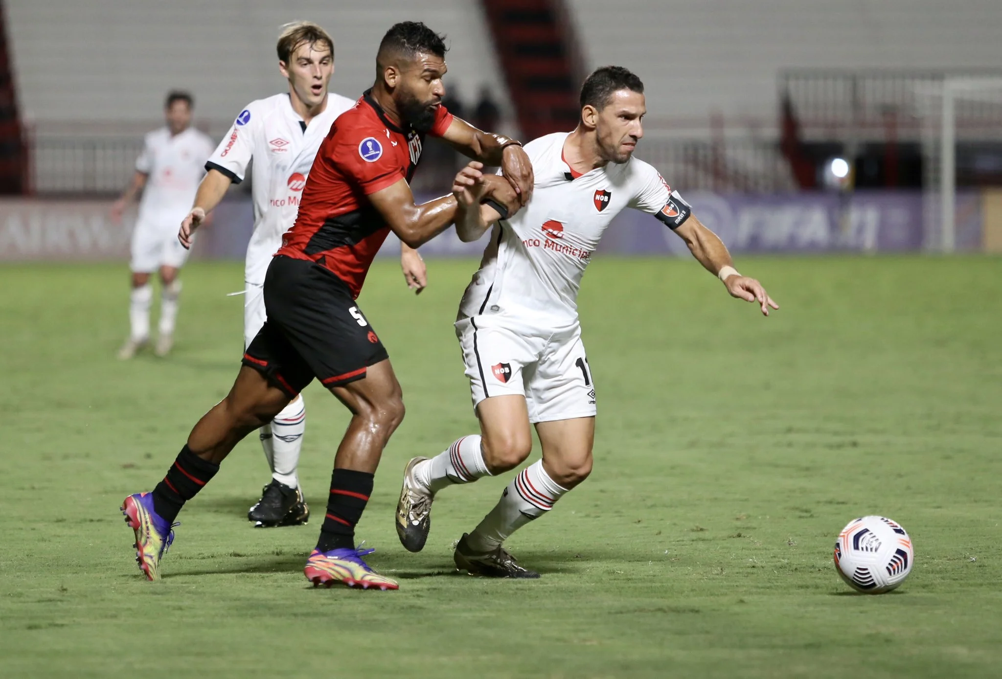 Atlético-GO empate com Newell´s em primeiro jogo internacional do Accioly