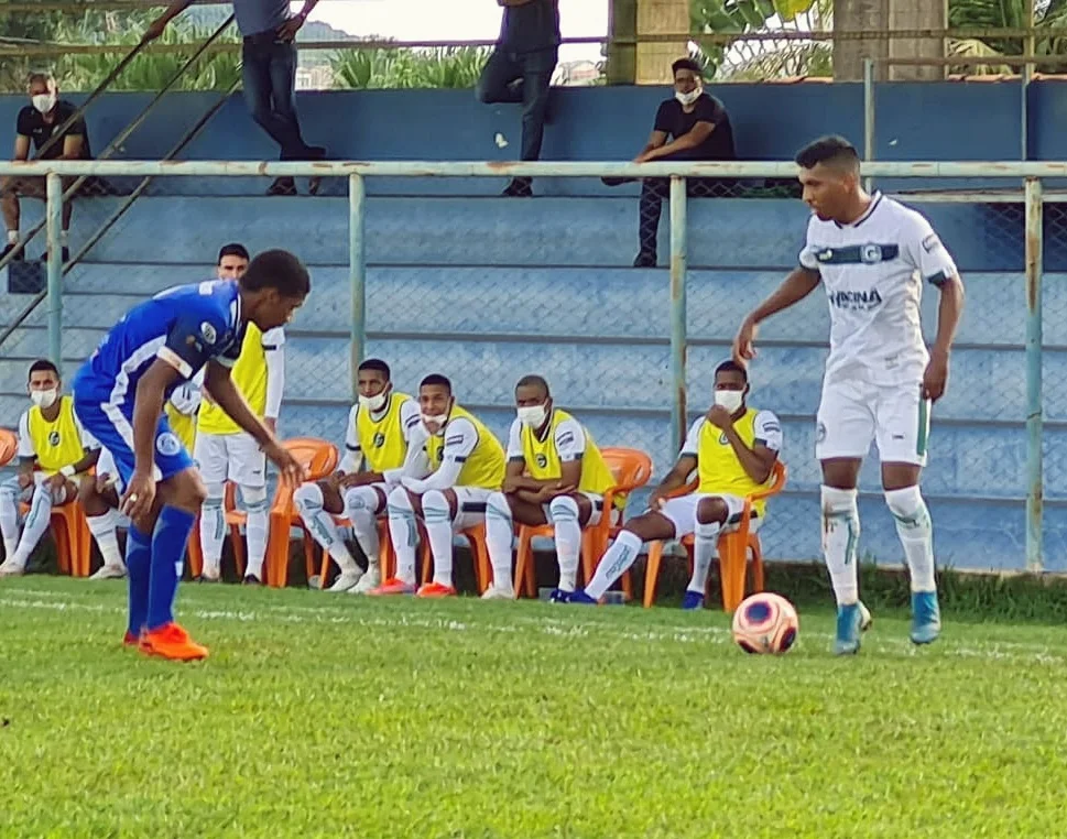 Goiás volta a tropeçar no Campeonato Goiano