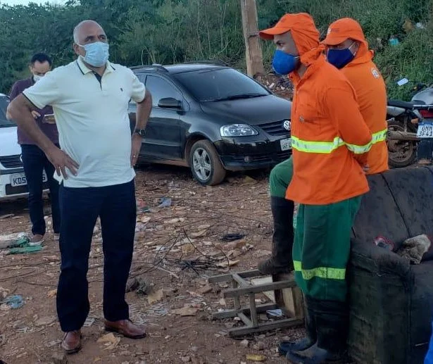 Rogério Cruz visita aterro sanitário de Goiânia