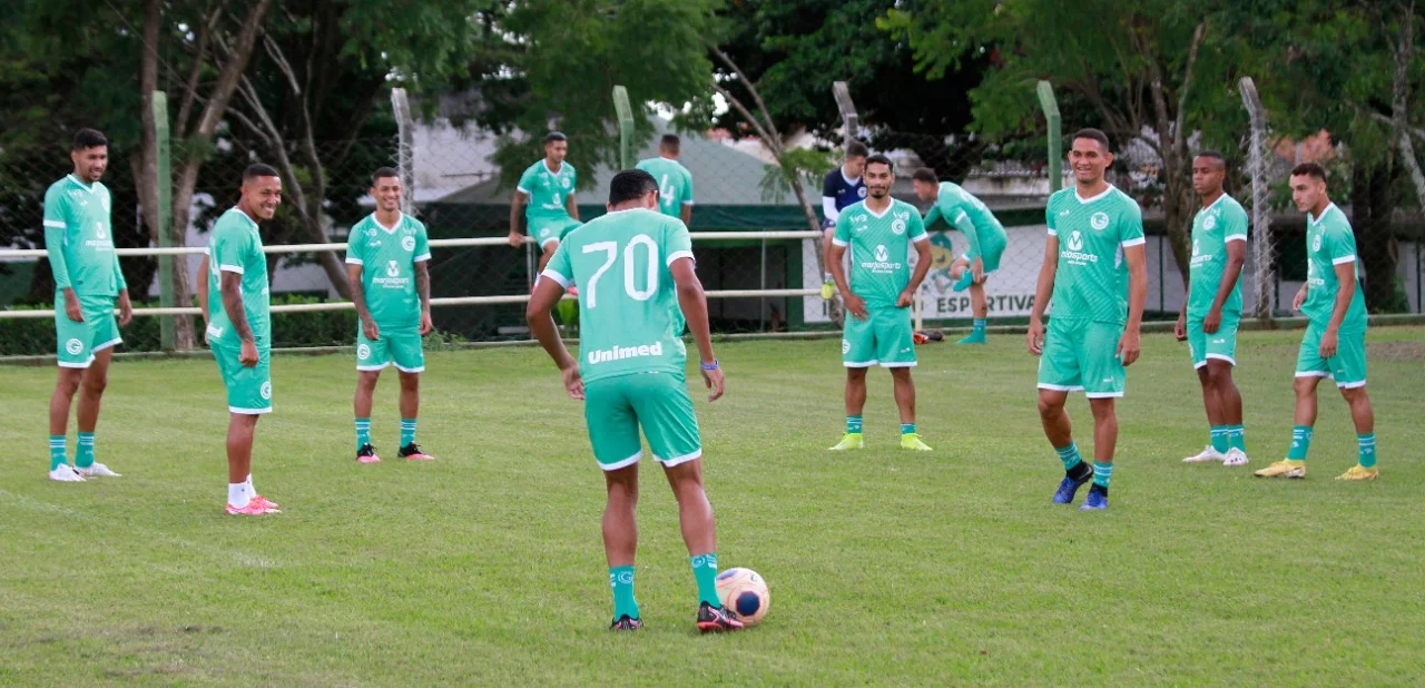 Goiás enfrenta Iporá com novidades e desfalques na escalação