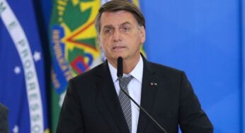 Bolsonaro diz que preço do combustível está alto e coloca culpa nos governadores