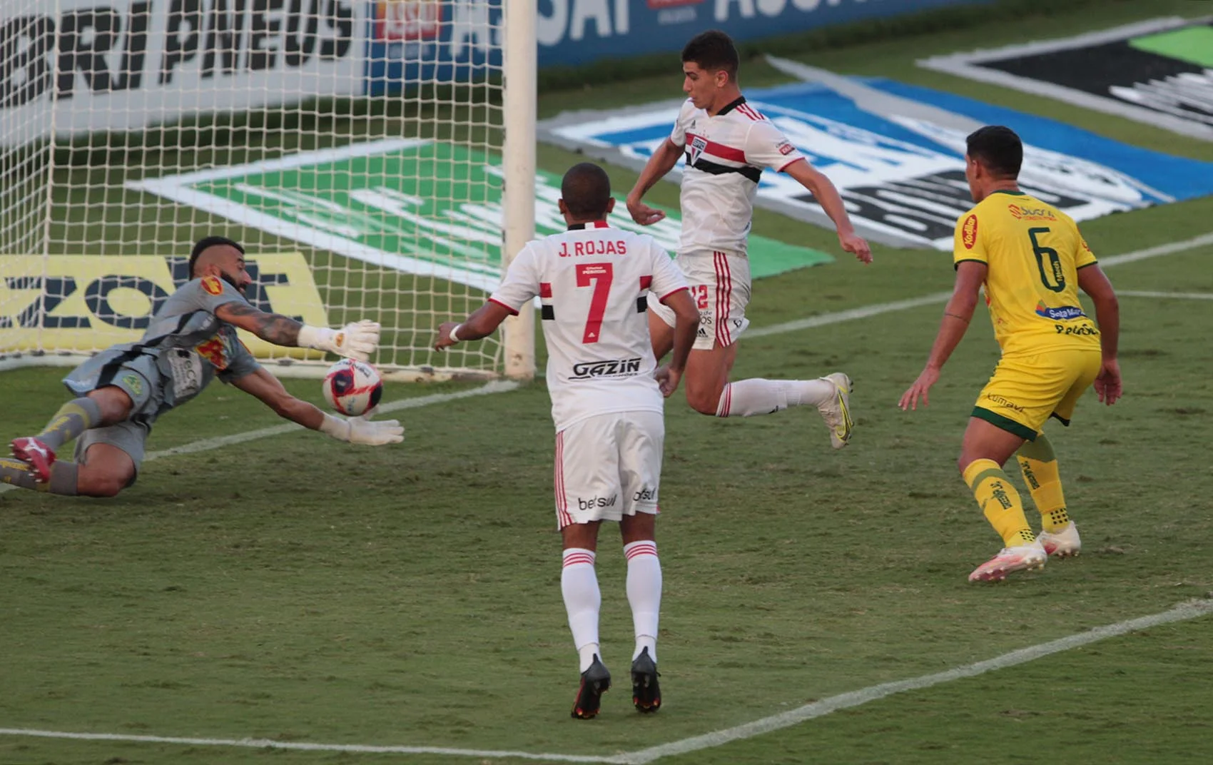 Já classificados, Mirassol e São Paulo empatam em jogo movimentado pelo Paulistão