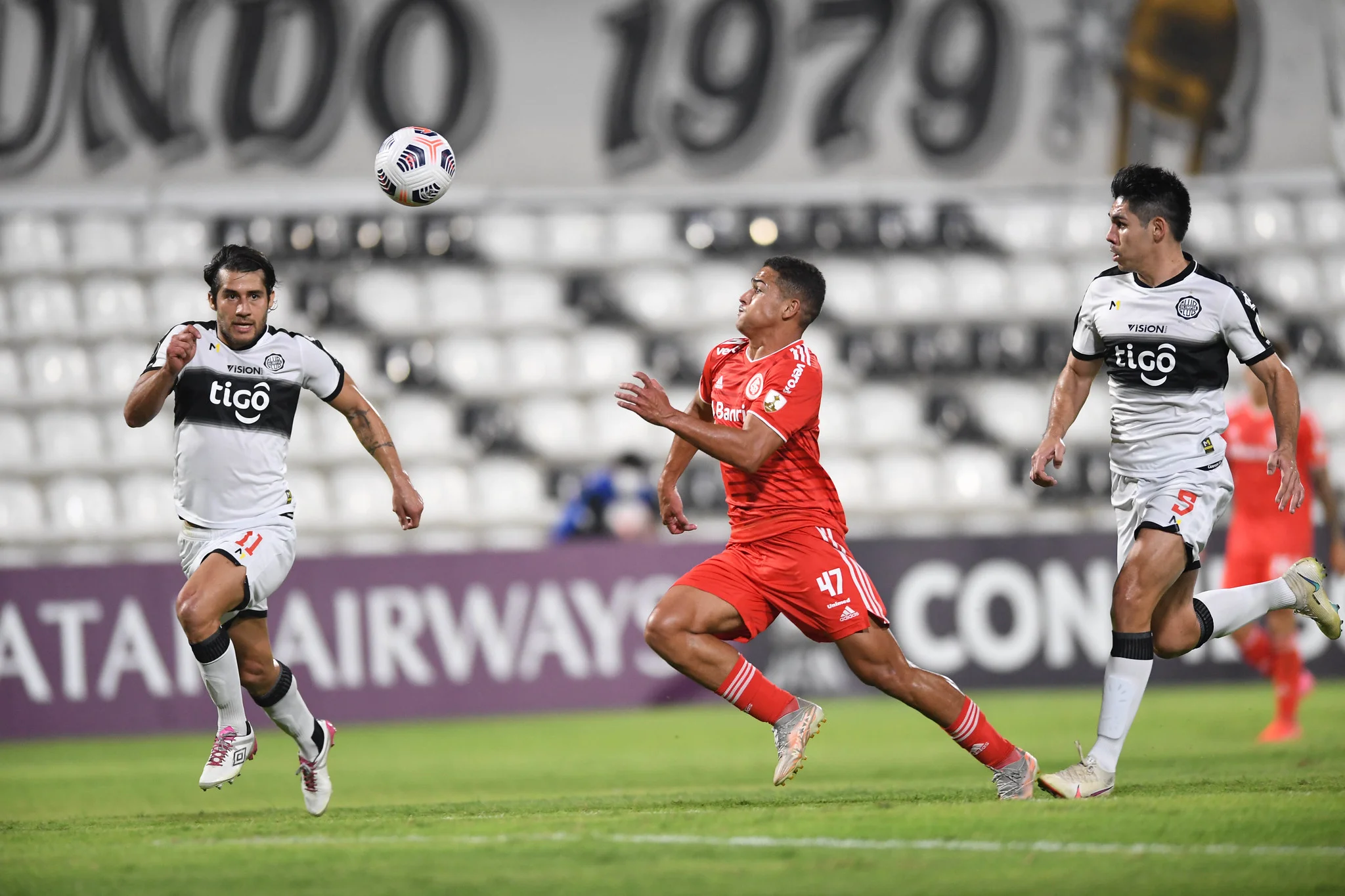 Internacional vence Olímpia e encaminha classificação na Libertadores