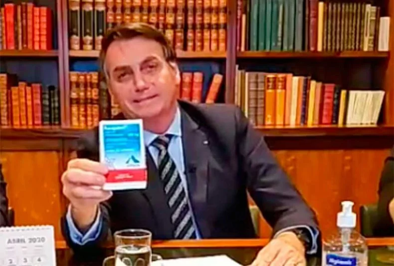 Bolsonaro volta a defender tratamento ineficaz no combate à pandemia