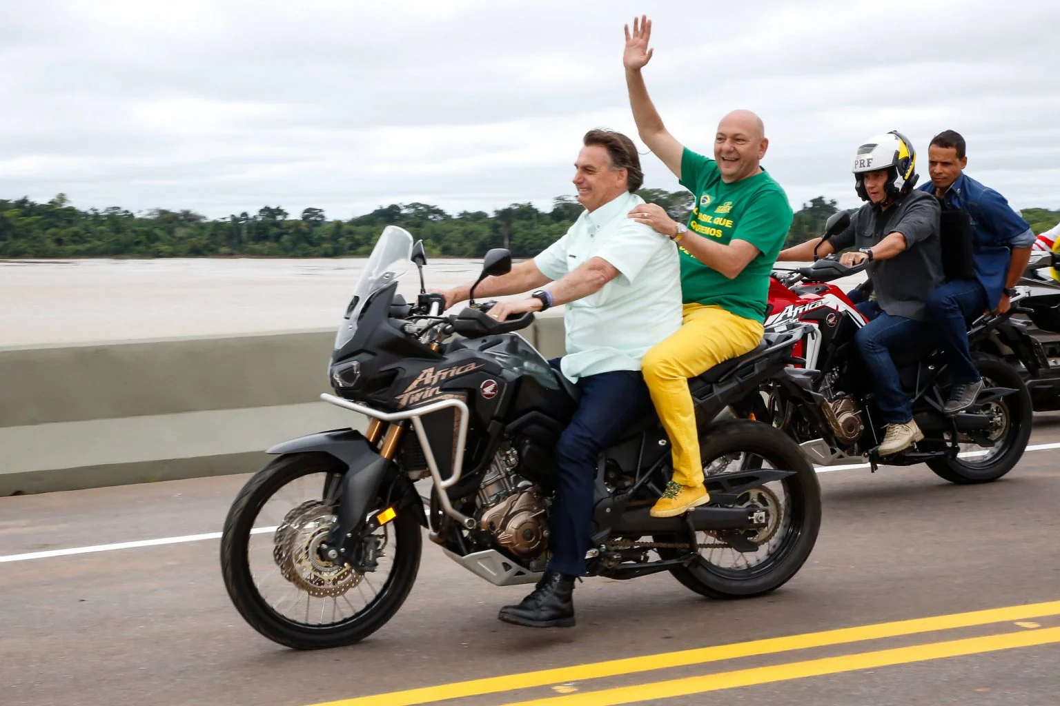 Motocadas e viagens de Bolsonaro custaram R$ 1,67 mi só em diárias de seguranças