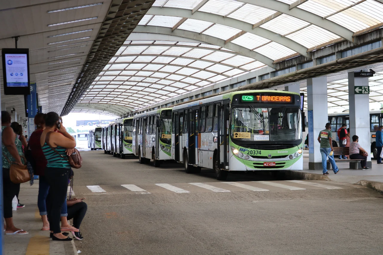 Suspensa greve dos motoristas de ônibus de Goiânia com decisão liminar do TRT