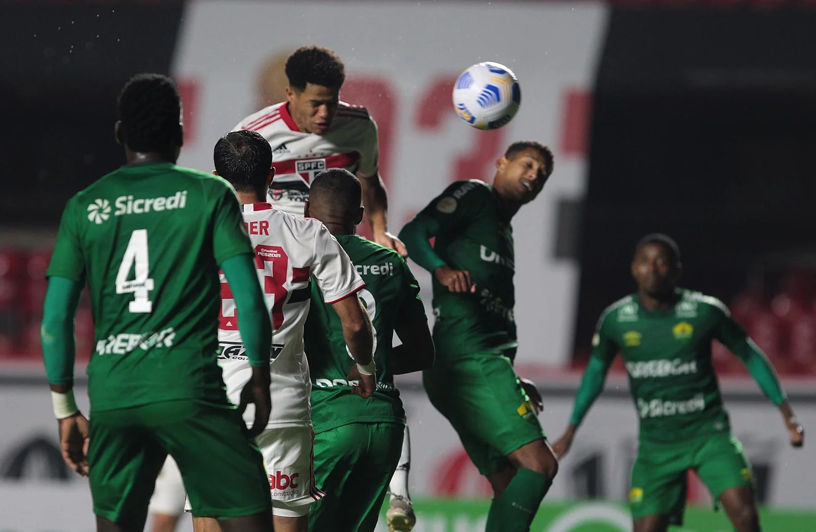 São Paulo empata com Cuiabá no Morumbi e segue sem vencer no Brasileirão