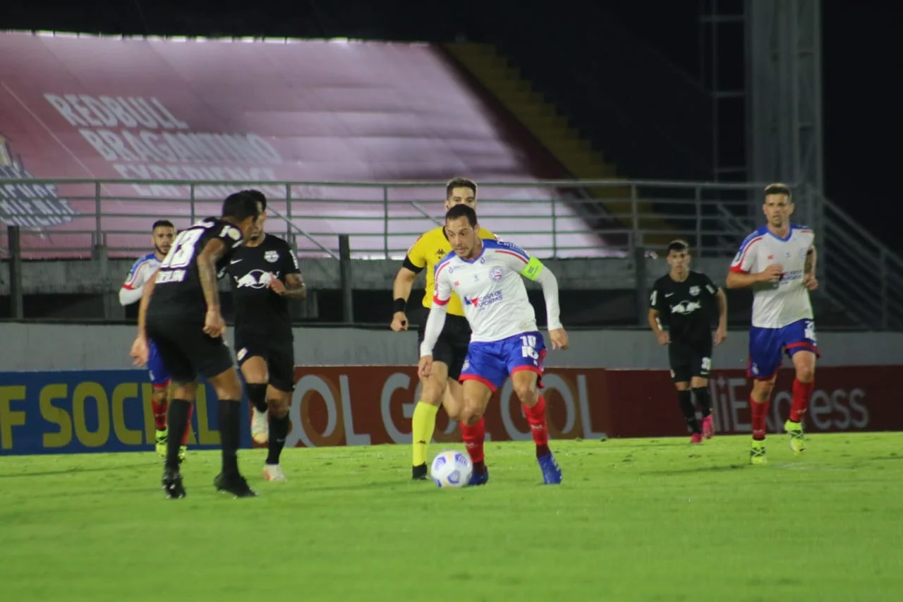 Red Bull Bragantino sai atrás, vira o placar e cede empate no final ao Bahia