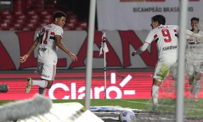 São Paulo não tem piedade, faz 9 a 1 no 4 de Julho e avança na Copa do Brasil