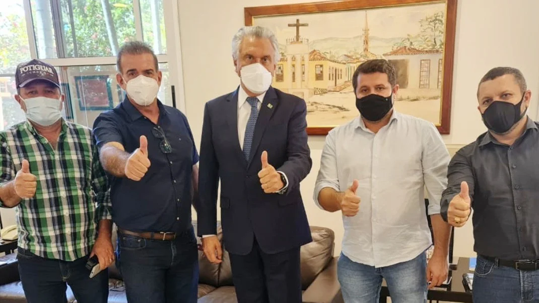 Com o apoio de Caiado, prefeito de Goianira registra chapa para presidência da AGM