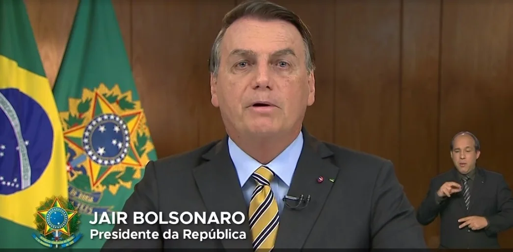 Em pronunciamento, Bolsonaro muda postura com vacinas, defende Copa América no Brasil e critica distanciamento social