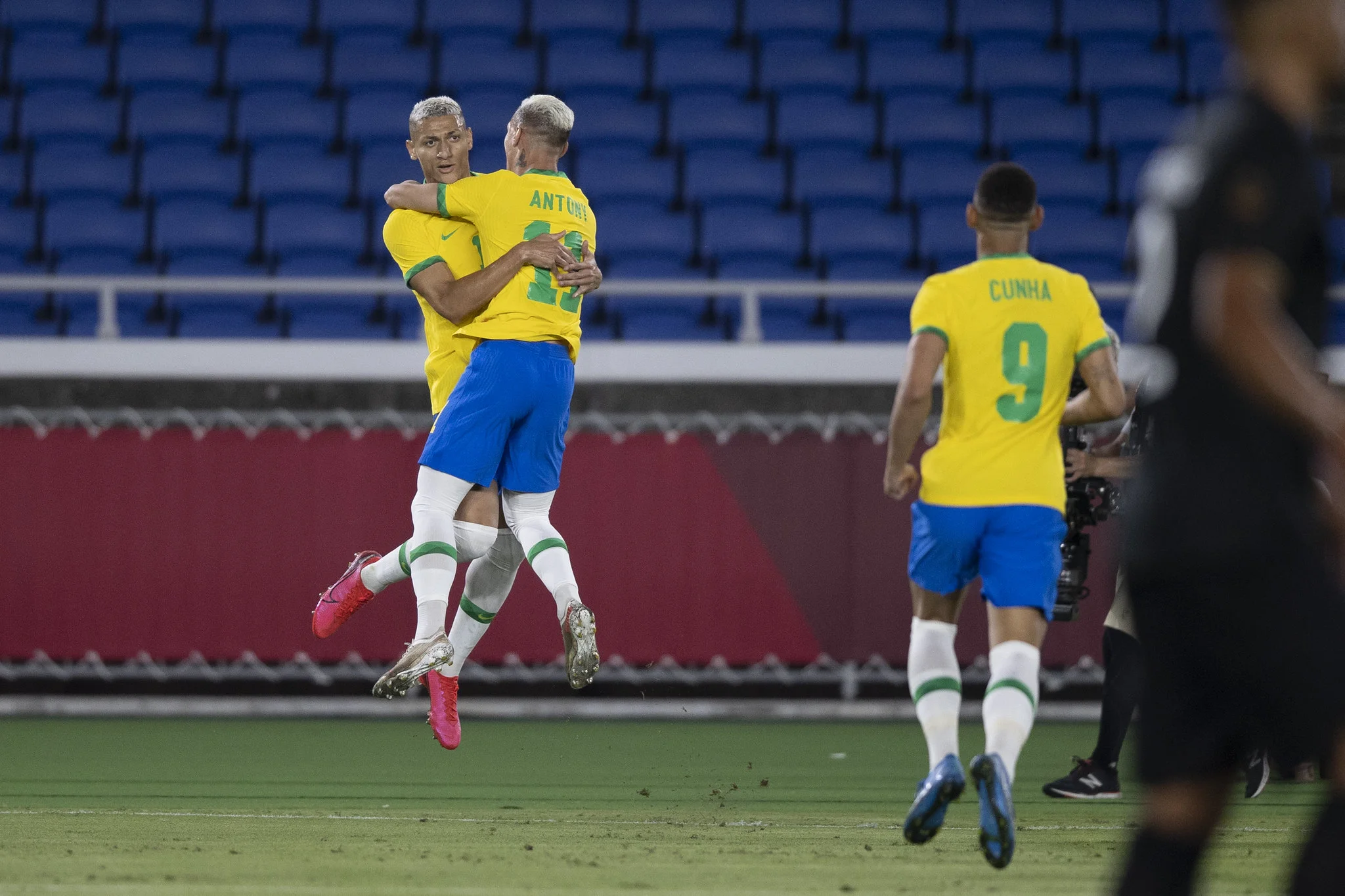 Com hat-trick de Richarlison, Brasil vence Alemanha em estreia do futebol masculino nas Olímpiadas