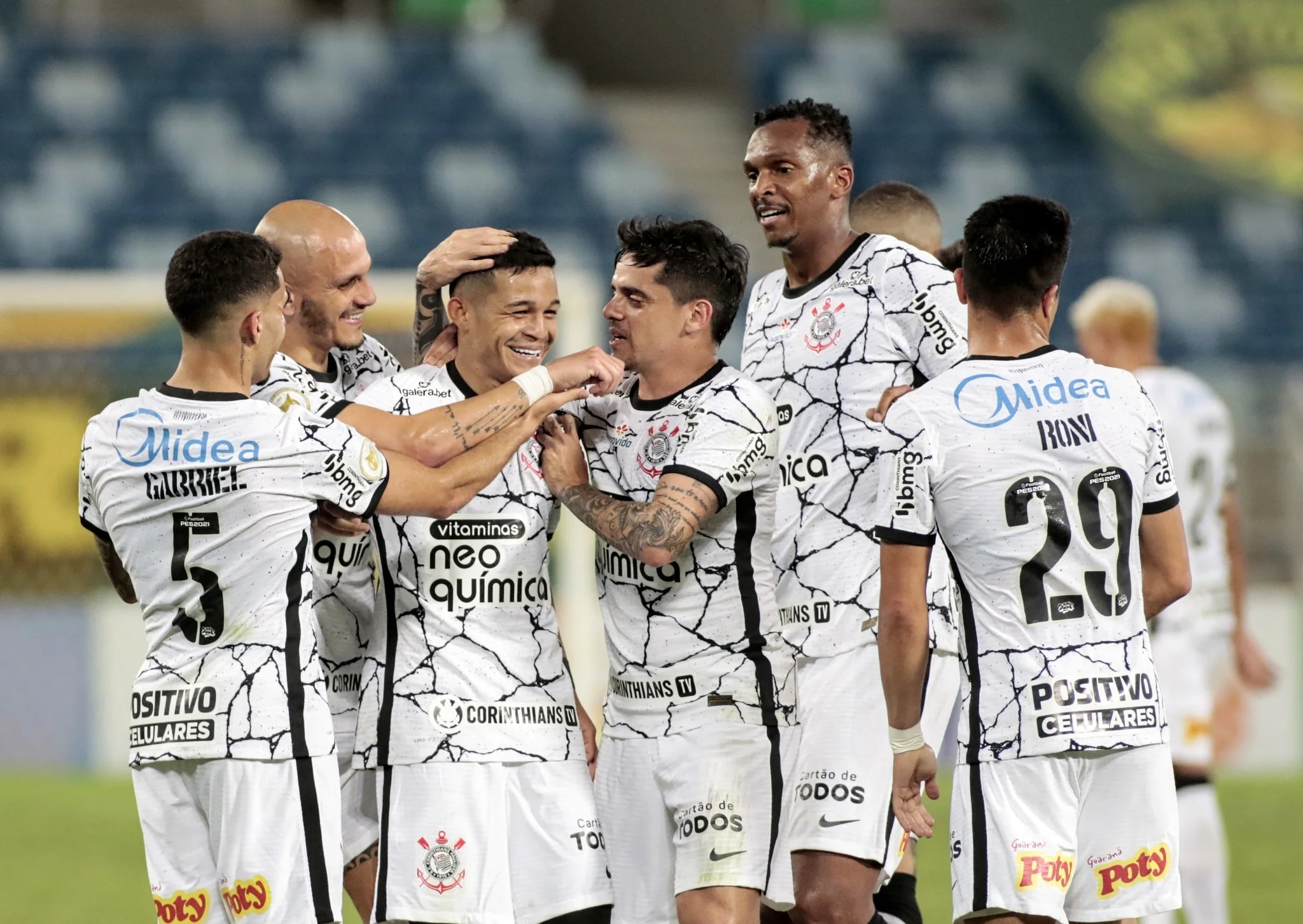 Corinthians vence o Cuiabá e interrompe sequência de derrotas no Brasileirão