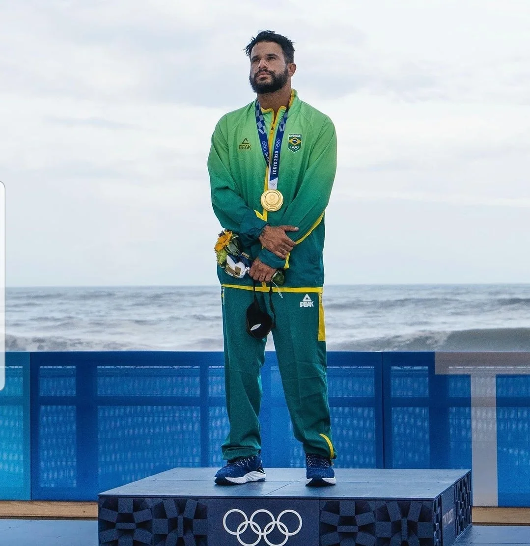 Campeão olímpico, Italo Ferreira dedica conquista à avó: ‘Está orgulhosa de mim’