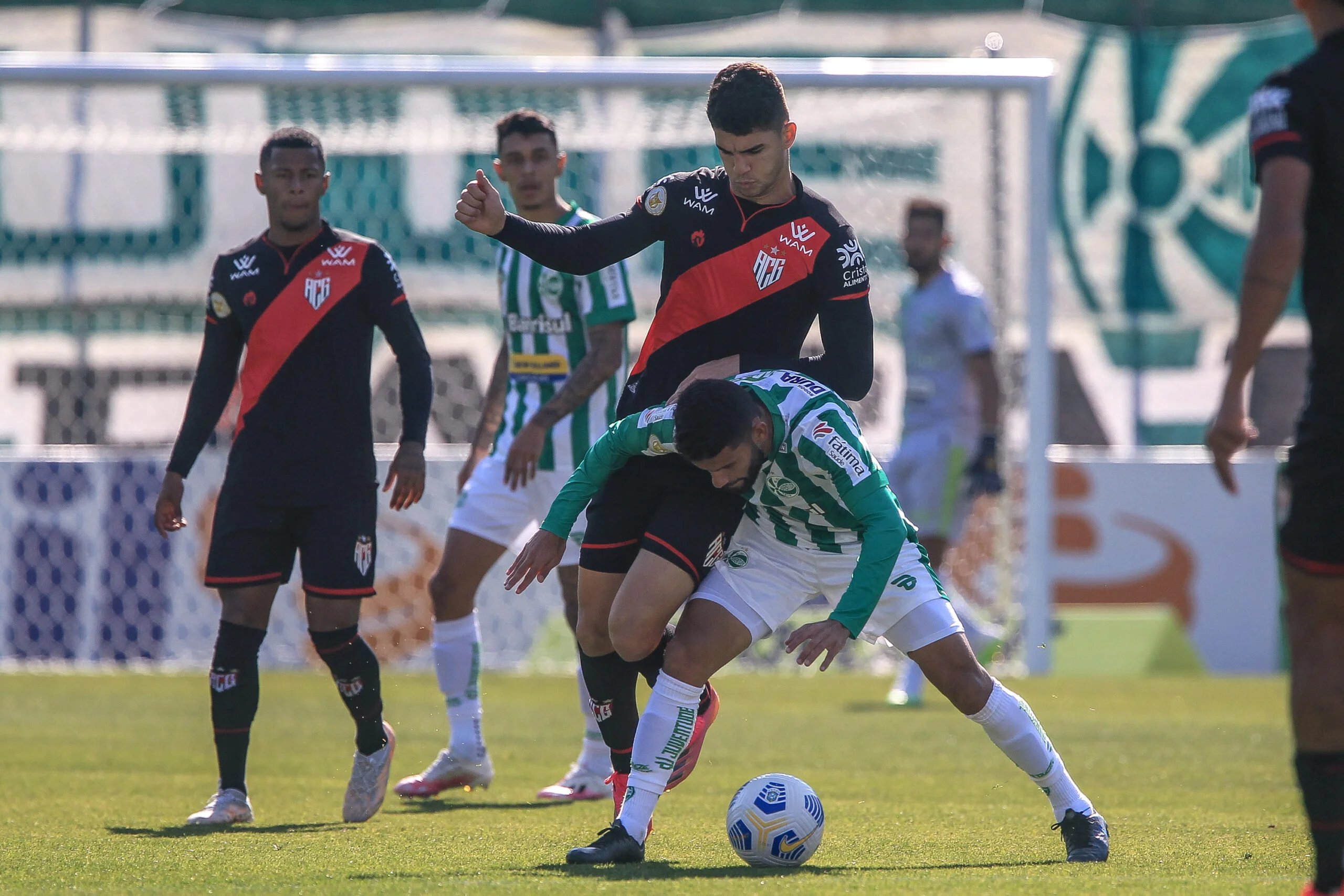 Atlético-GO deixa escapar vitória diante do Juventude nos acréscimos