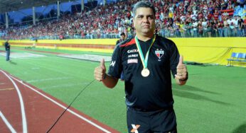 Técnico que subiu o Atlético-GO em 2016 chega ao Goiás para vaga de Pintado