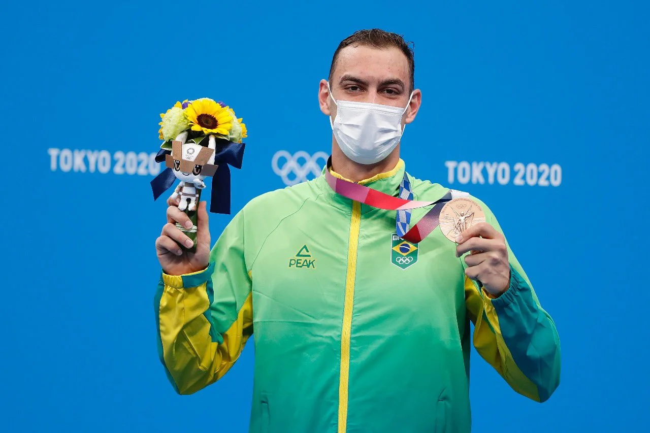 Fernando Scheffer brilha nos 200m livre e fatura bronze na Olimpíada