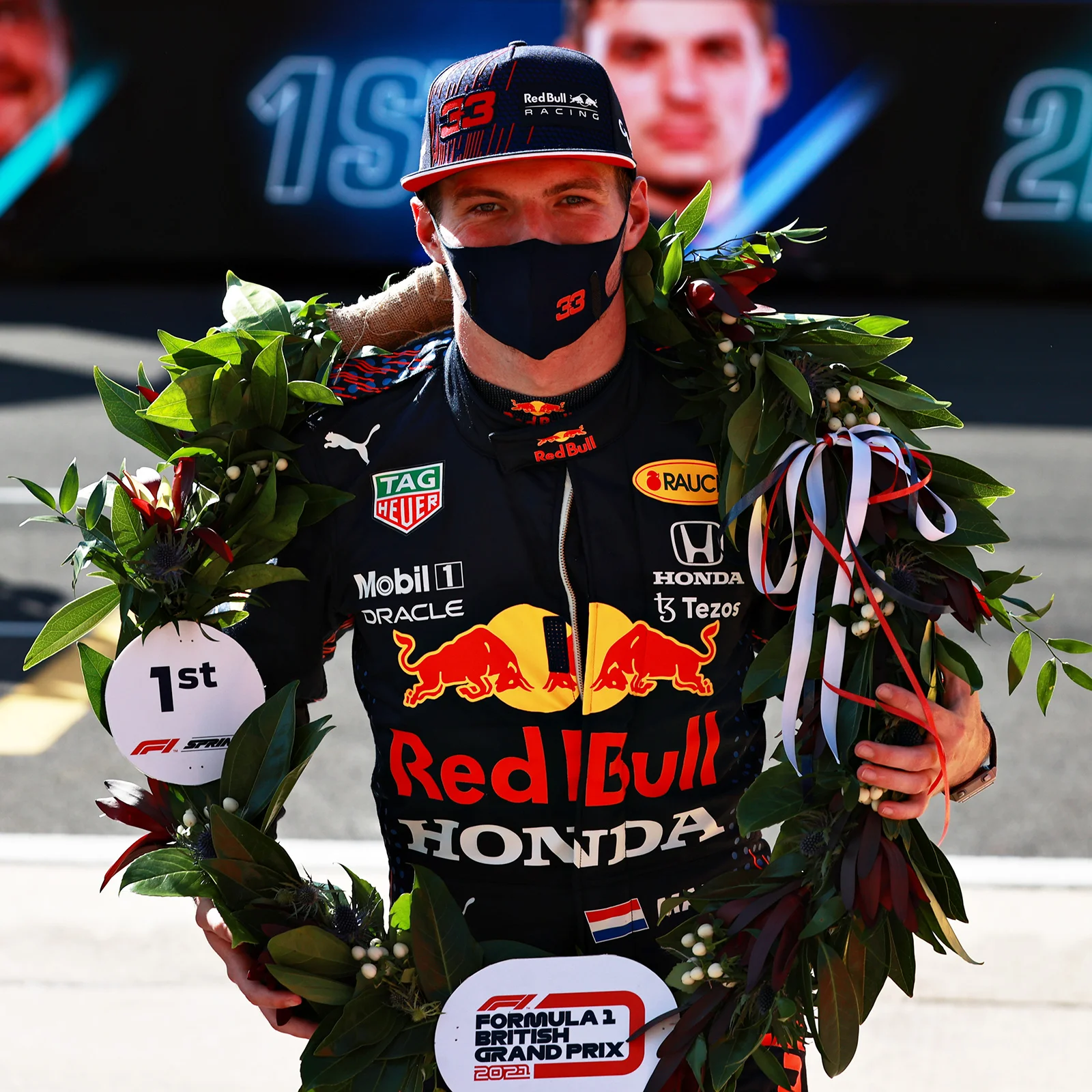 Verstappen passa Hamilton na largada da sprint qualifying e é pole em Silverstone